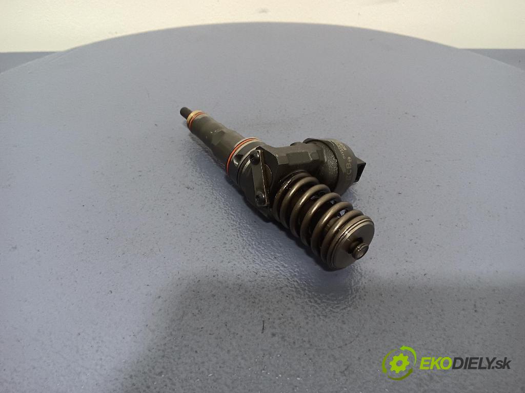 Audi A6 2002 vstřikovač 038130073AR