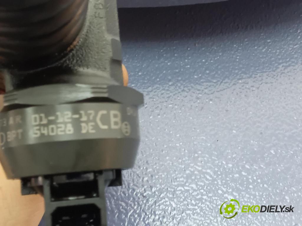 Audi A6 2002 vstřikovač 038130073AR