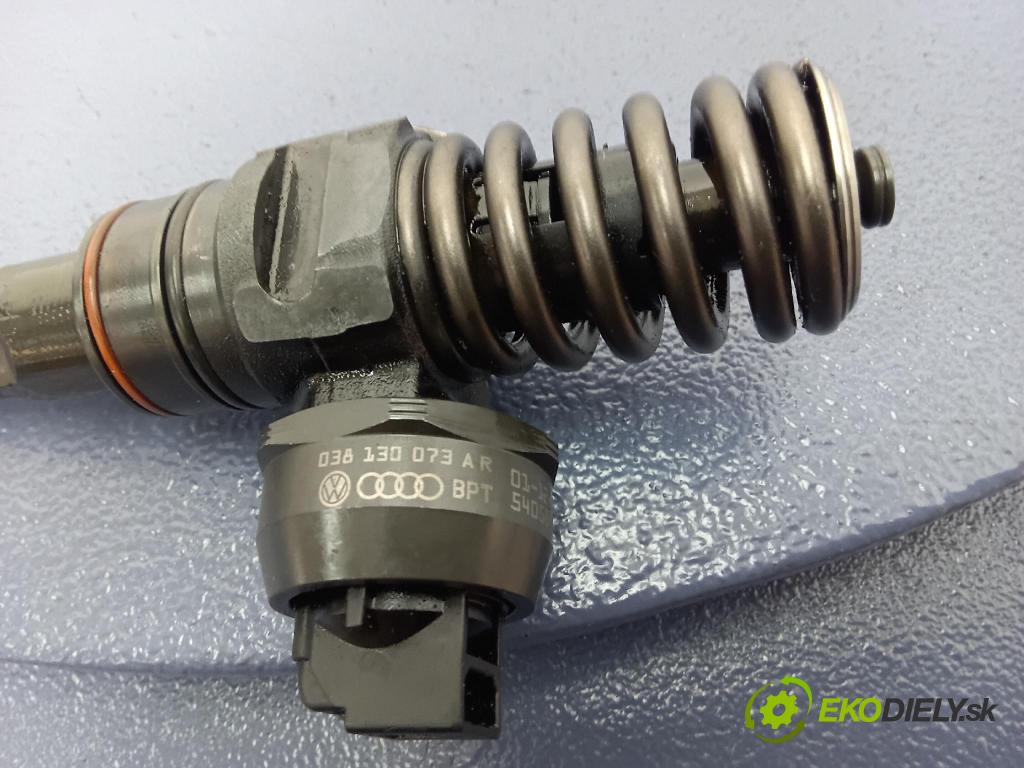 Audi A6 2002 vstřikovač 038130073AR