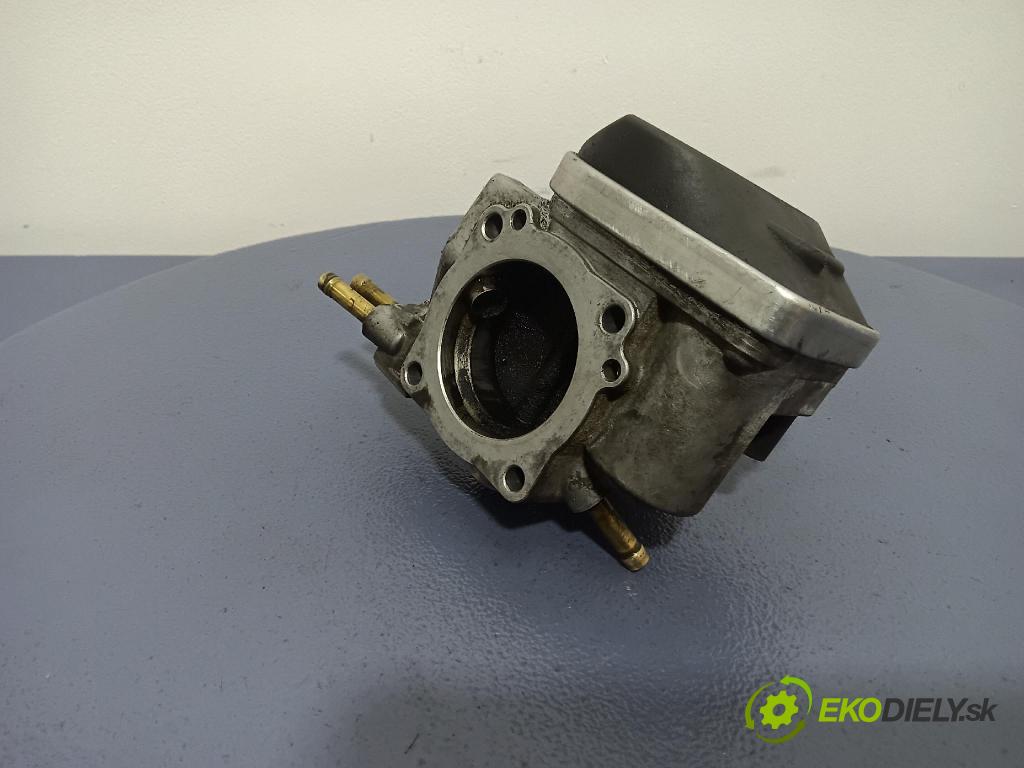 Audi A4 2002 škrticí klapka 06B133062P