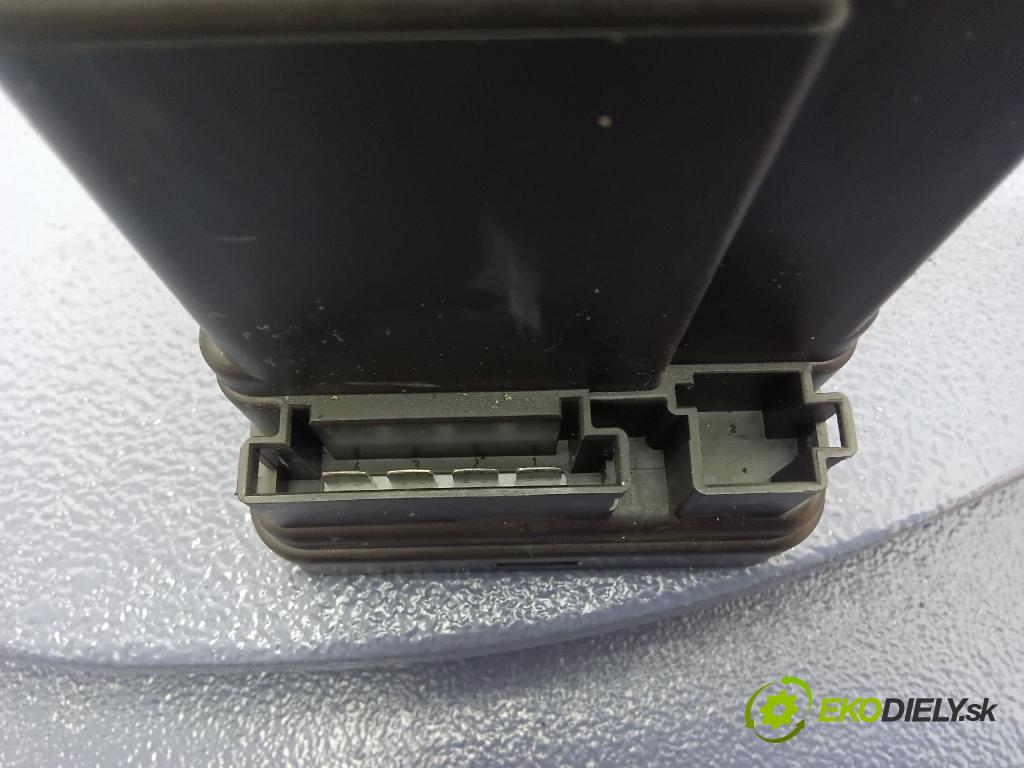 Mercedes-benz 210 1999 čerpadlo Centrální Zámek A2108001748