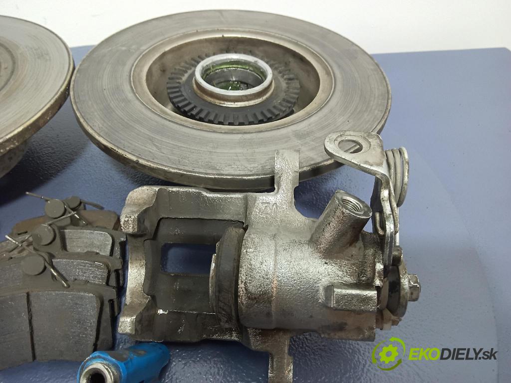 Audi A4 1997 Štít: Brzda: zadní 245 MM