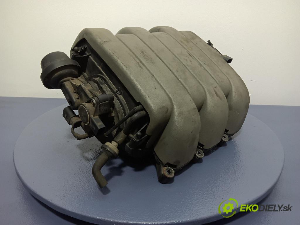 Audi A6 2007 potrubí Sání: 06E133210G