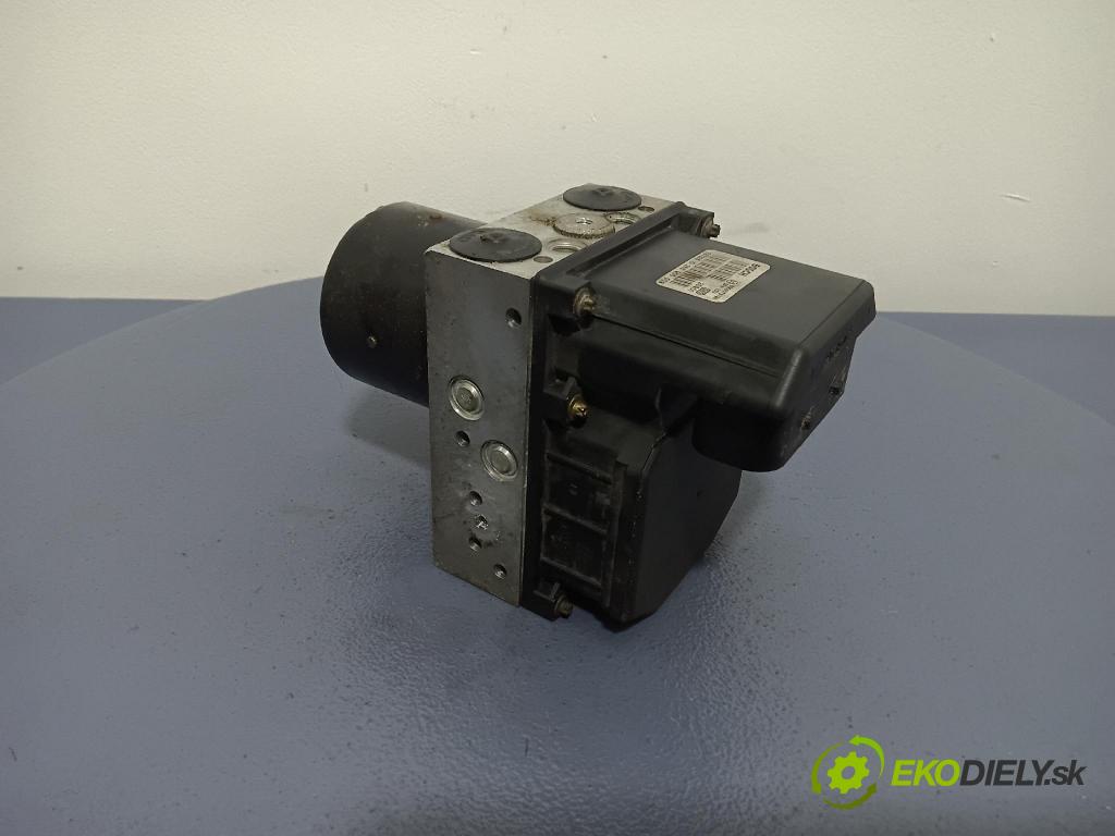 Skoda Fabia 2002 čerpadlo ABS x 6Q0614417E