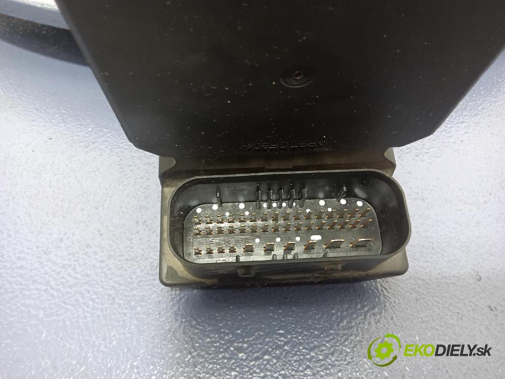 Skoda Fabia 2002 čerpadlo ABS x 6Q0614417E