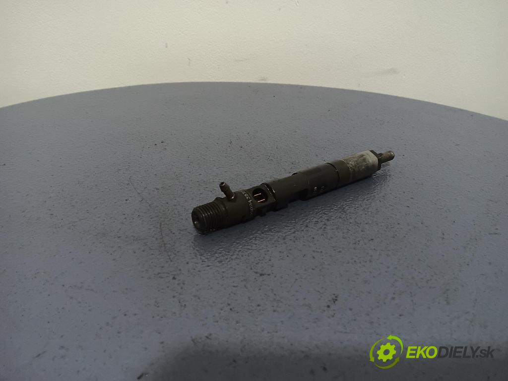 Nissan Almera 2005 vstrek 8200567290
