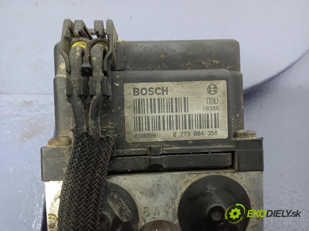 Volkswagen Passat 2000 čerpadlo ABS x 8E06141110AH