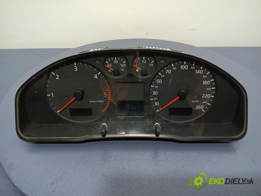 Audi A4 2000 prístrojovka/ budíky 8D0920900M