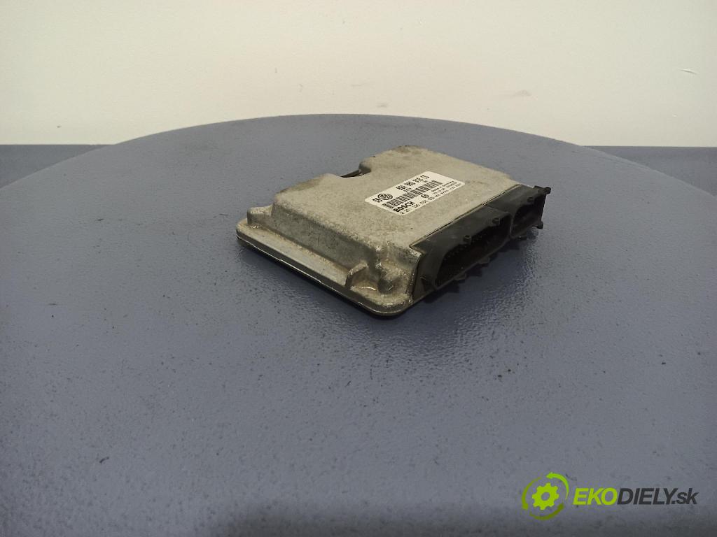 Volkswagen Bora 1998 riadiaca jednotka Motor: 06A906018CS