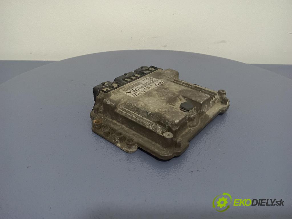 Peugeot 206 2004 riadiaca jednotka Motor: 9655919780