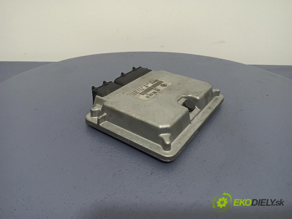 Volkswagen Passat 1999 řídící jednotka Motor: 038906018EH