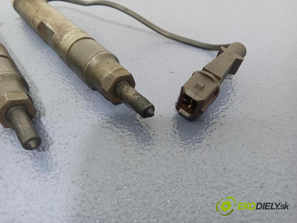 Audi A4 2000 vstrek 028130202H