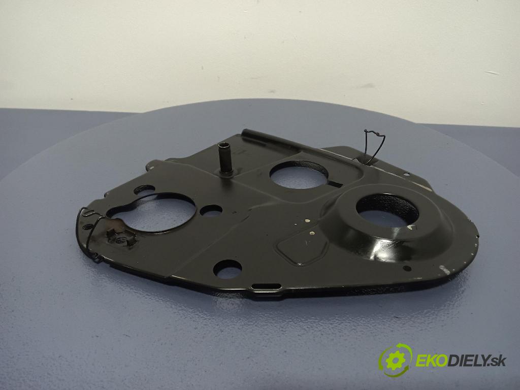 Audi A4 2000 kryt Motor: 028109143S