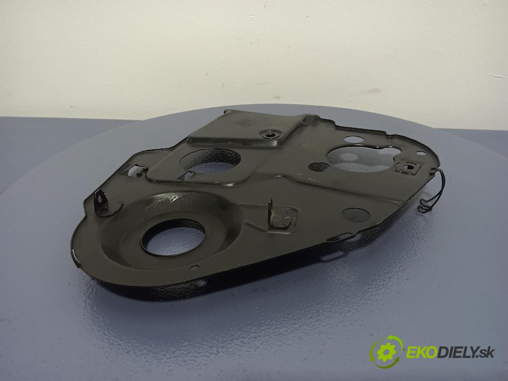 Audi A4 2000 kryt Motor: 028109143S
