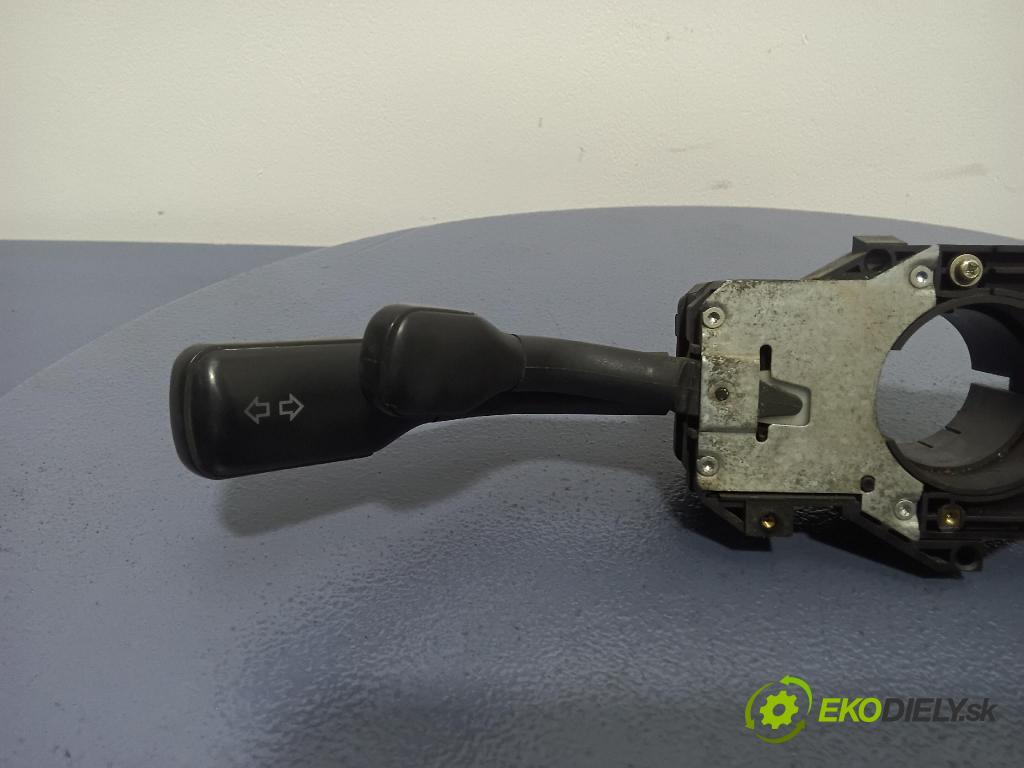 Audi A4 1998 prepínač Komplex: 4D0953513D