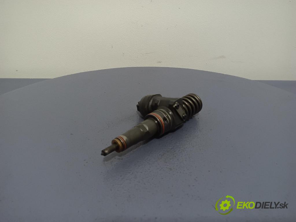 Volkswagen Bora 2004 vstrek 038130073AL