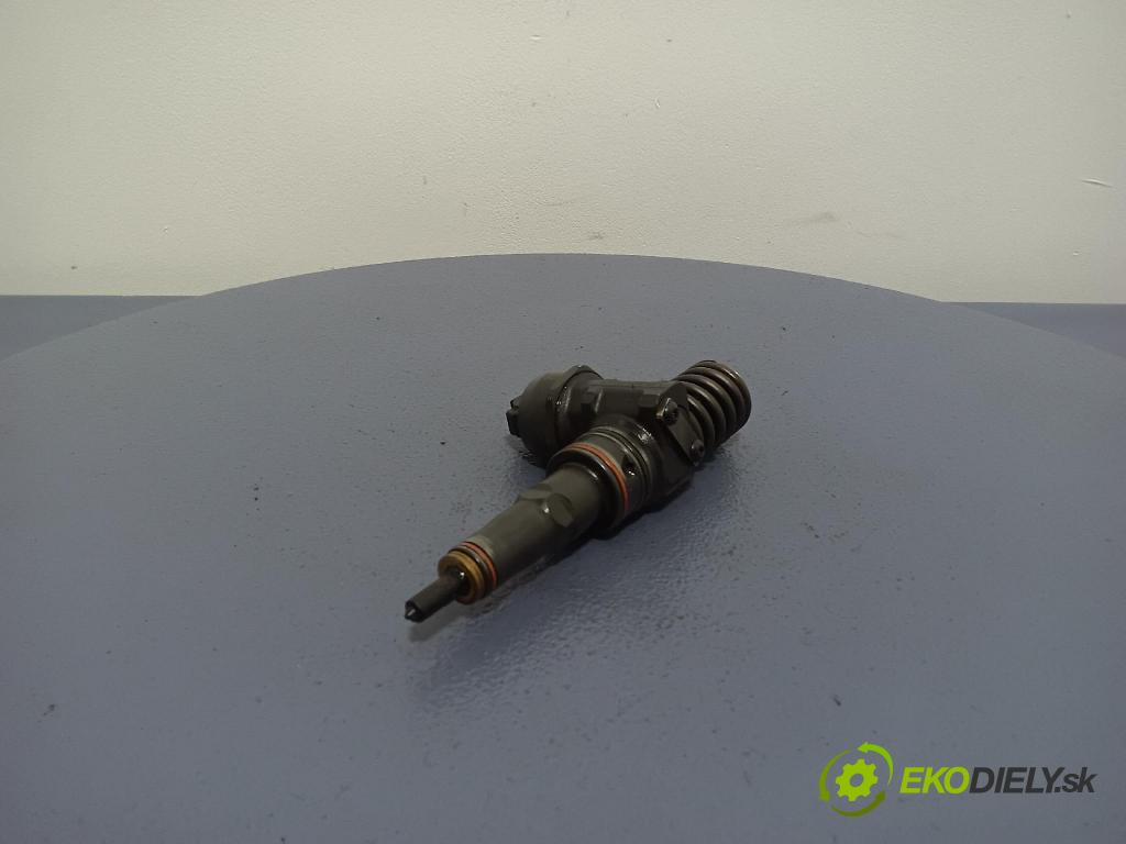 Volkswagen Bora 2004 vstrek 038130073AL