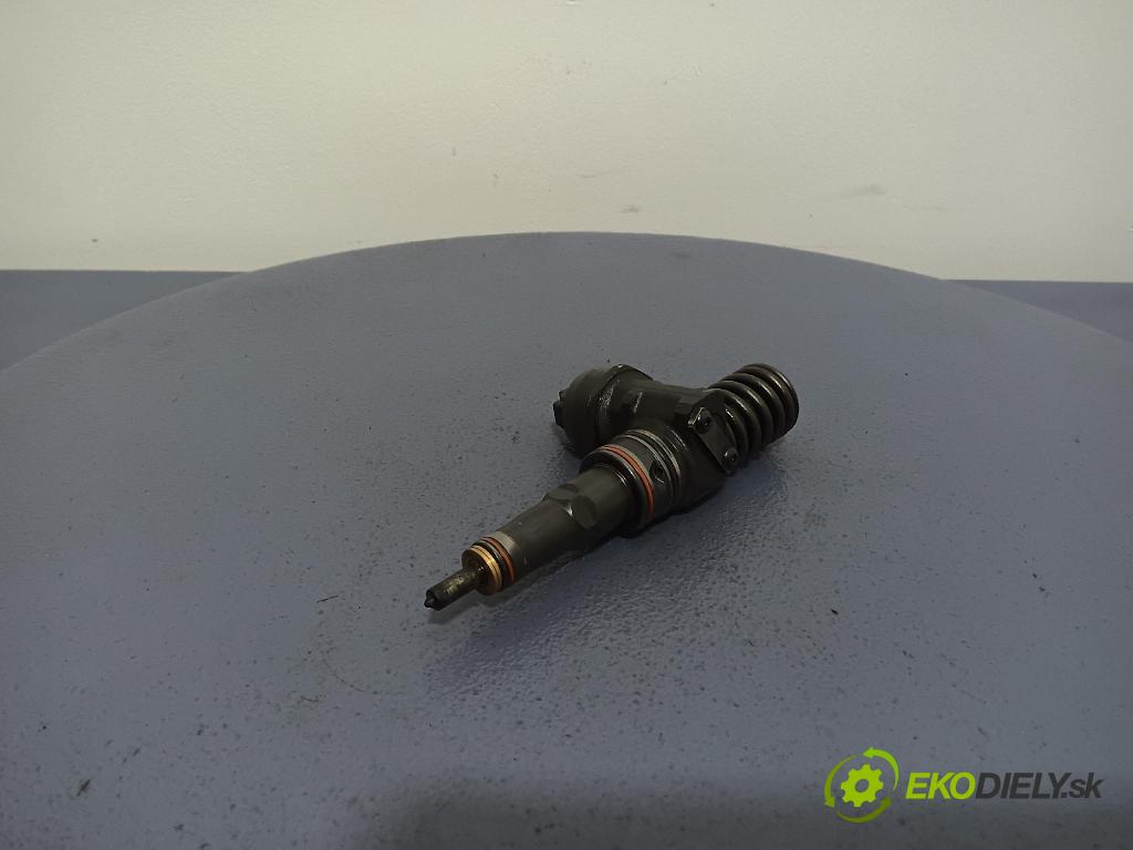 Volkswagen Bora 2004 vstrek 038130073AL