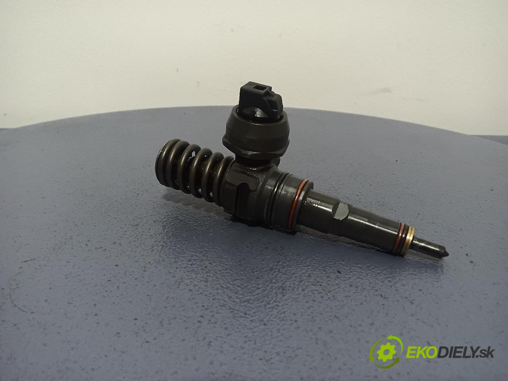 Volkswagen Bora 2004 vstrek 038130073AL