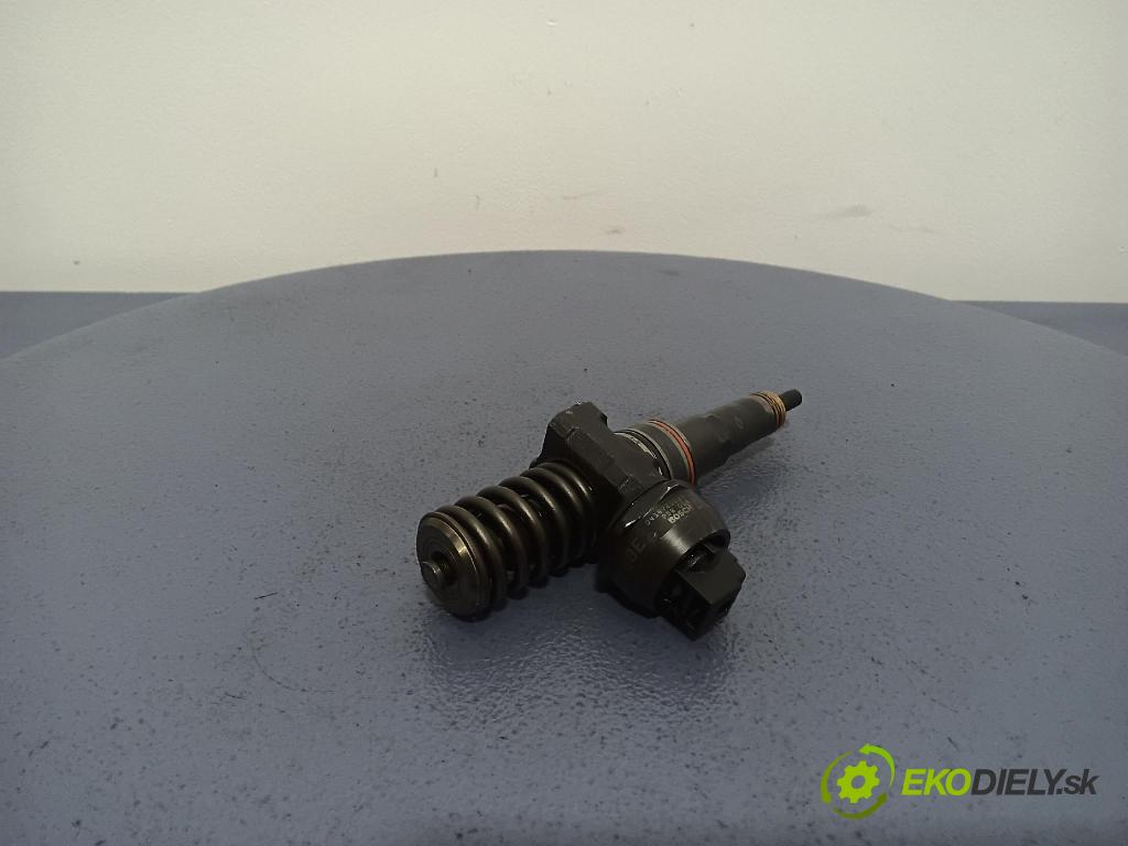 Volkswagen Bora 2004 vstrek 038130073AL