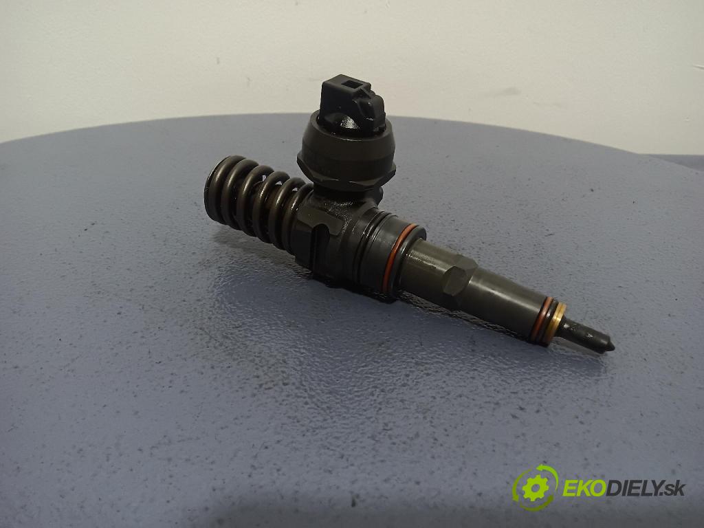 Volkswagen Bora 2004 vstrek 038130073AL