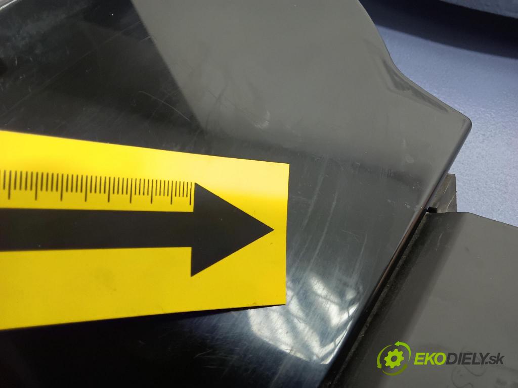 Toyota Yaris 2003 Přístrojová deska 21655864-5