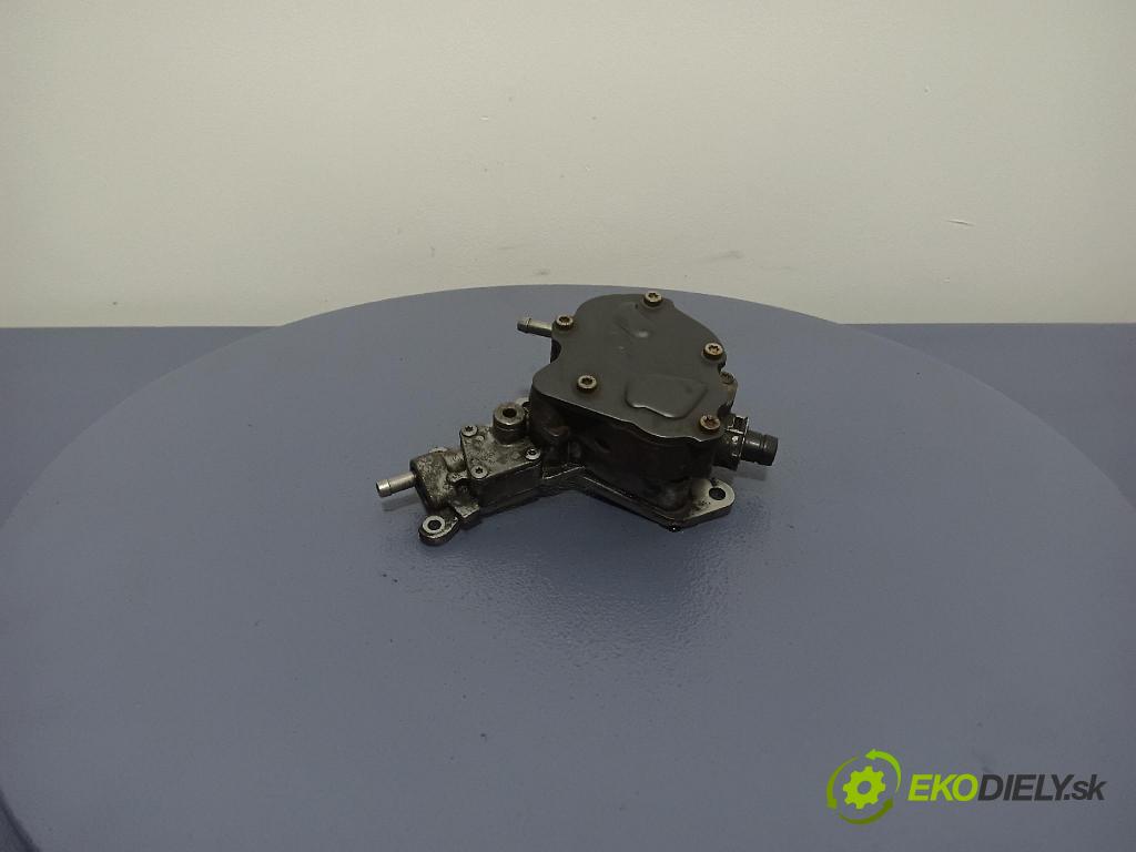 Skoda Praktik 2008 čerpadlo vakuová 038145209N