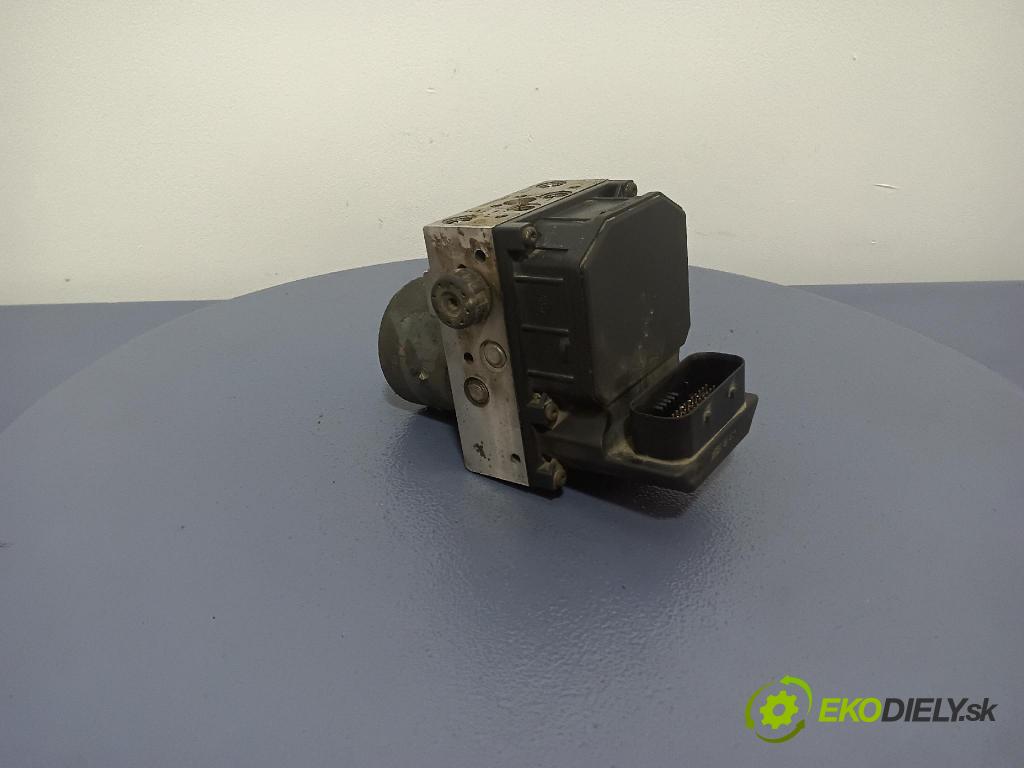 Volkswagen Passat 2001 čerpadlo ABS x 4B0614517H