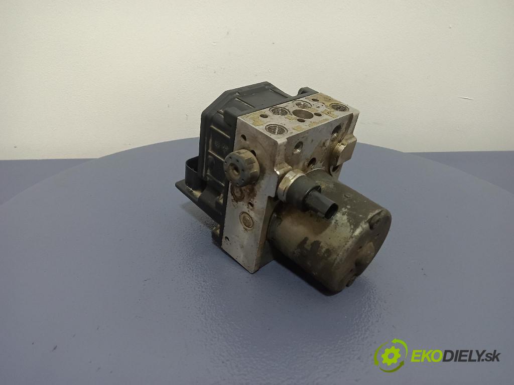Volkswagen Passat 2001 čerpadlo ABS x 4B0614517H