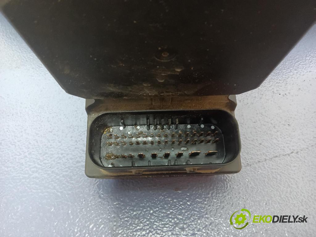 Volkswagen Passat 2001 čerpadlo ABS x 4B0614517H
