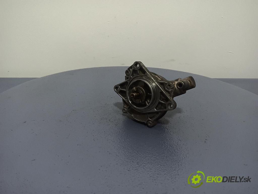 Volkswagen Passat 2001 čerpadlo vakuová 72218501
