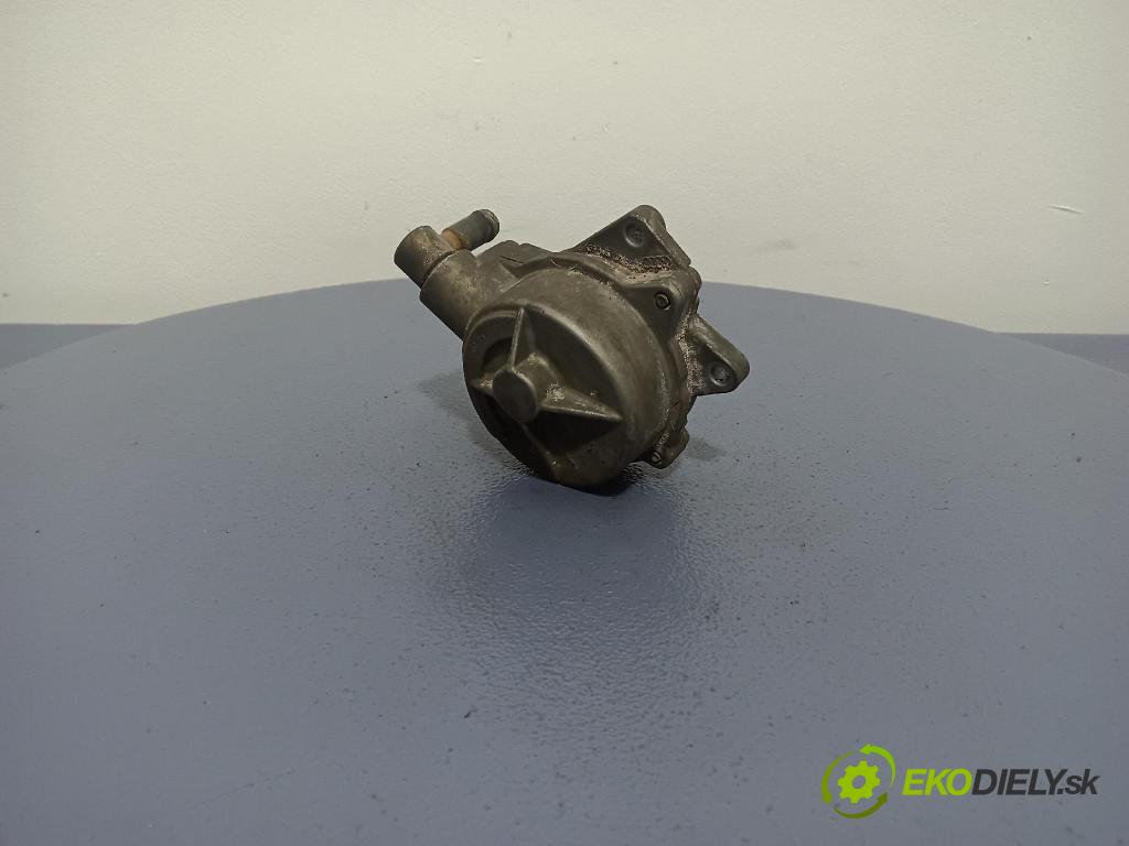 Volkswagen Passat 2001 čerpadlo vakuová 72218501