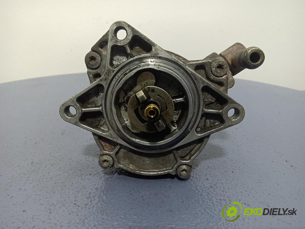 Volkswagen Passat 2001 čerpadlo vakuová 72218501