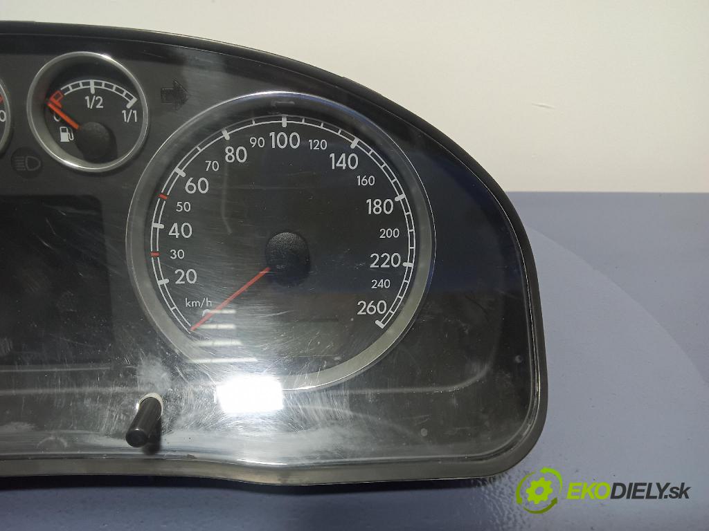 Volkswagen Passat 2001 Přístrojová deska 3B0920847E