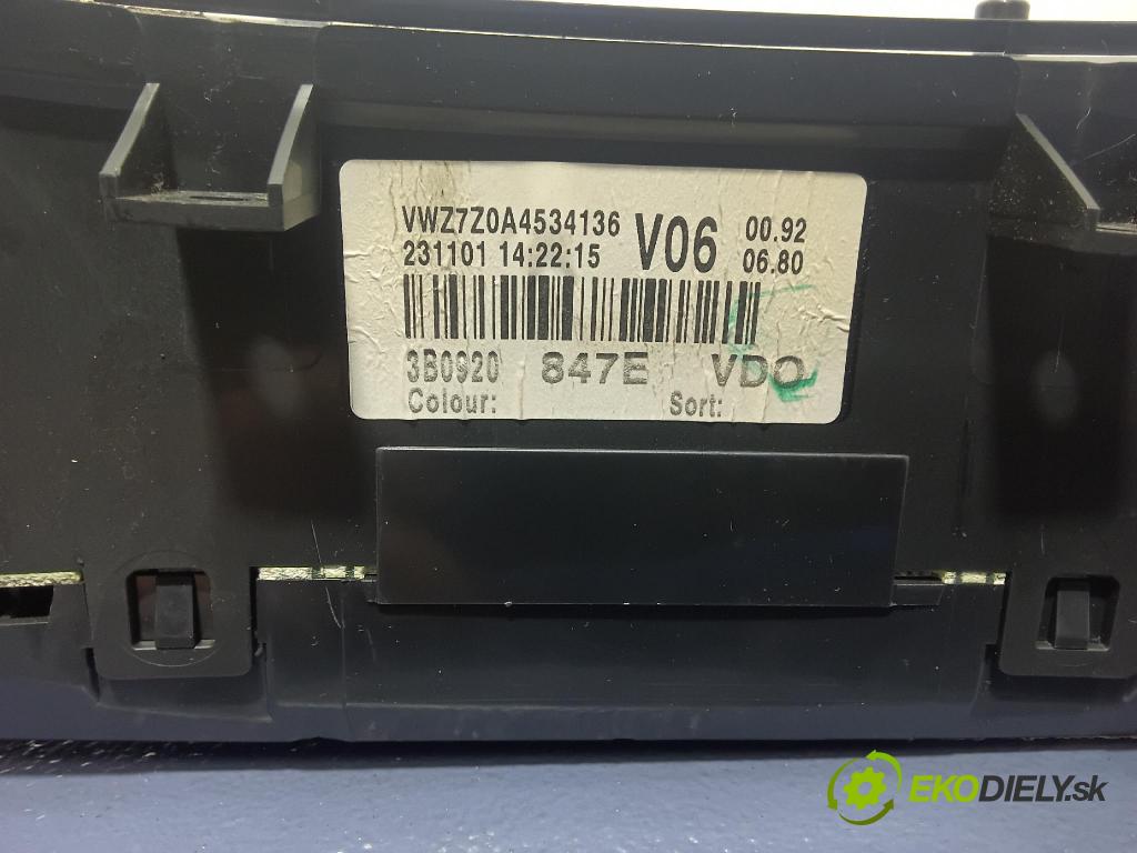 Volkswagen Passat 2001 Přístrojová deska 3B0920847E