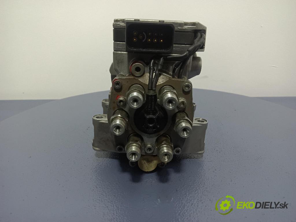 Volkswagen Passat 2001 čerpadlo Injekce: 059130106B