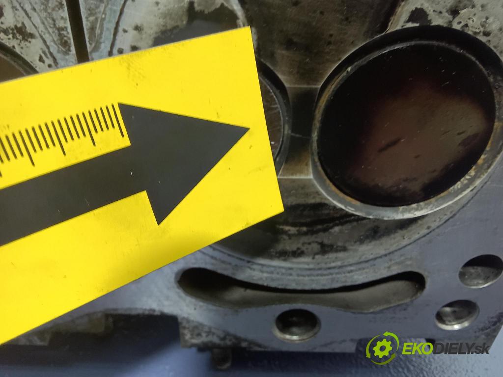 Renault Master 2000 hlava Motor: 7450464