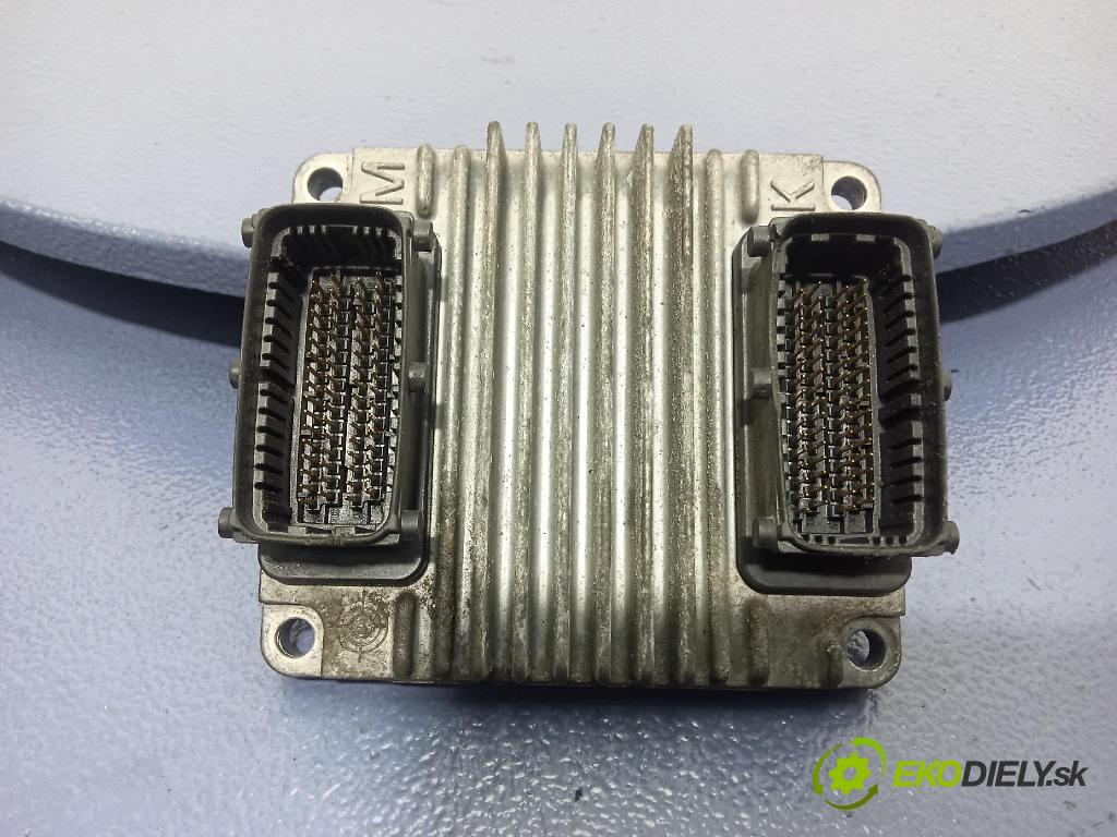 Opel Meriva 2003 riadiaca jednotka Motor: 12230554