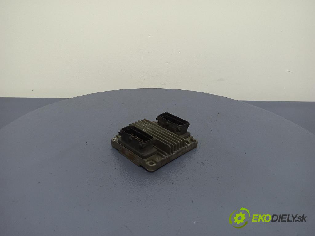 Opel Meriva 2003 riadiaca jednotka Motor: 12214830