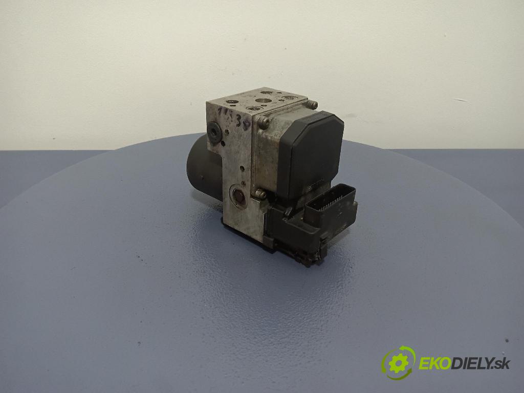 Volkswagen Passat 1999 čerpadlo ABS x 8E0614111AH