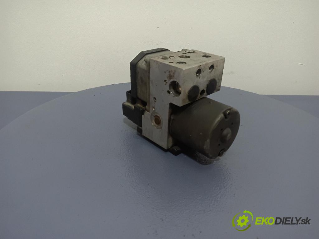 Volkswagen Passat 1999 čerpadlo ABS x 8E0614111AH