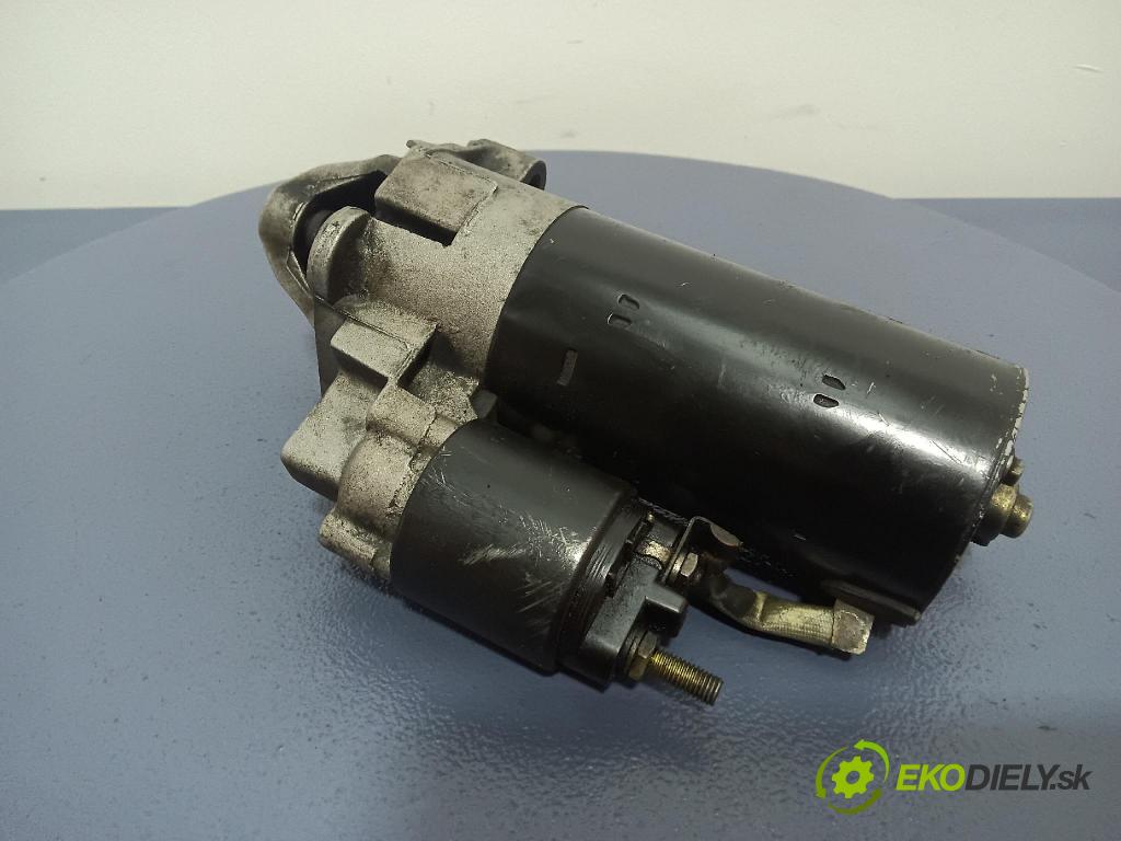 Volkswagen Passat 1999 štartér 068911024G