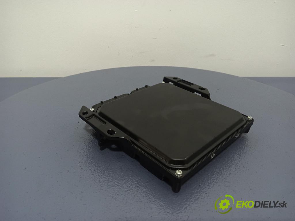 Mazda 5 2006 riadiaca jednotka Motor: 275800-6455