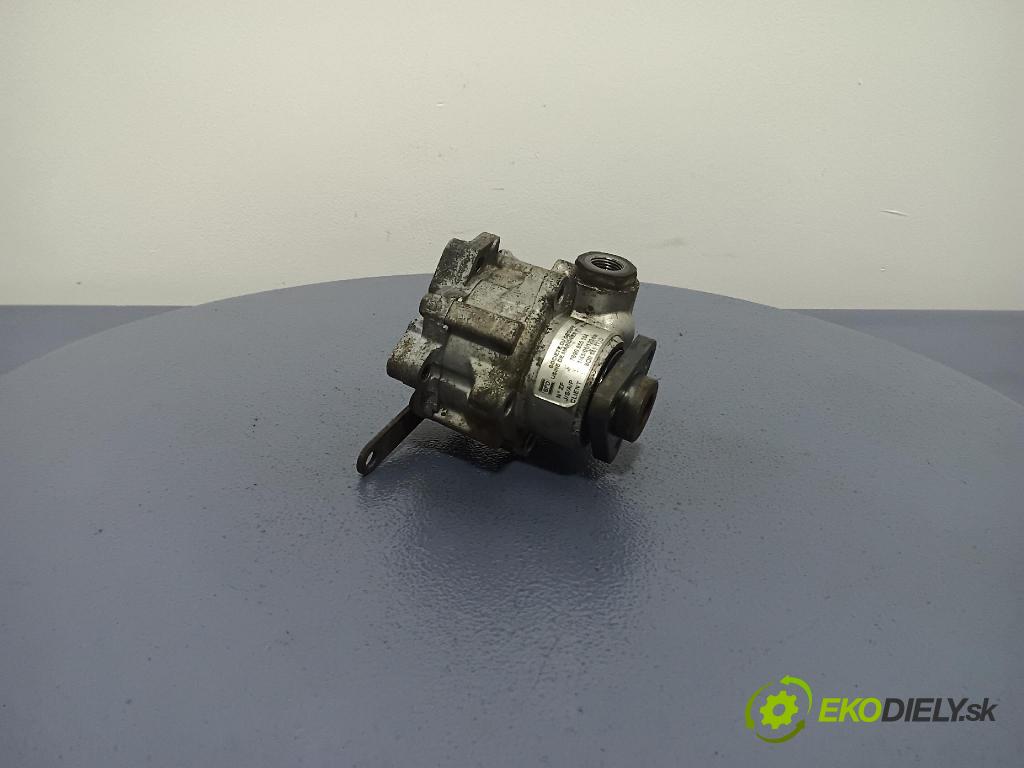 Volkswagen Passat 2001 čerpadlo Asistencia: Manažéri: 8D0145177D