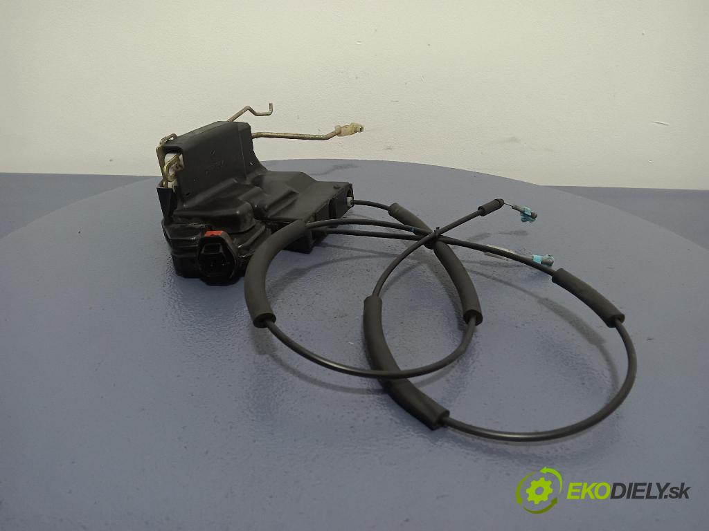 Hyundai Coupe 2003 zámok dvere Predné v pravo: 01