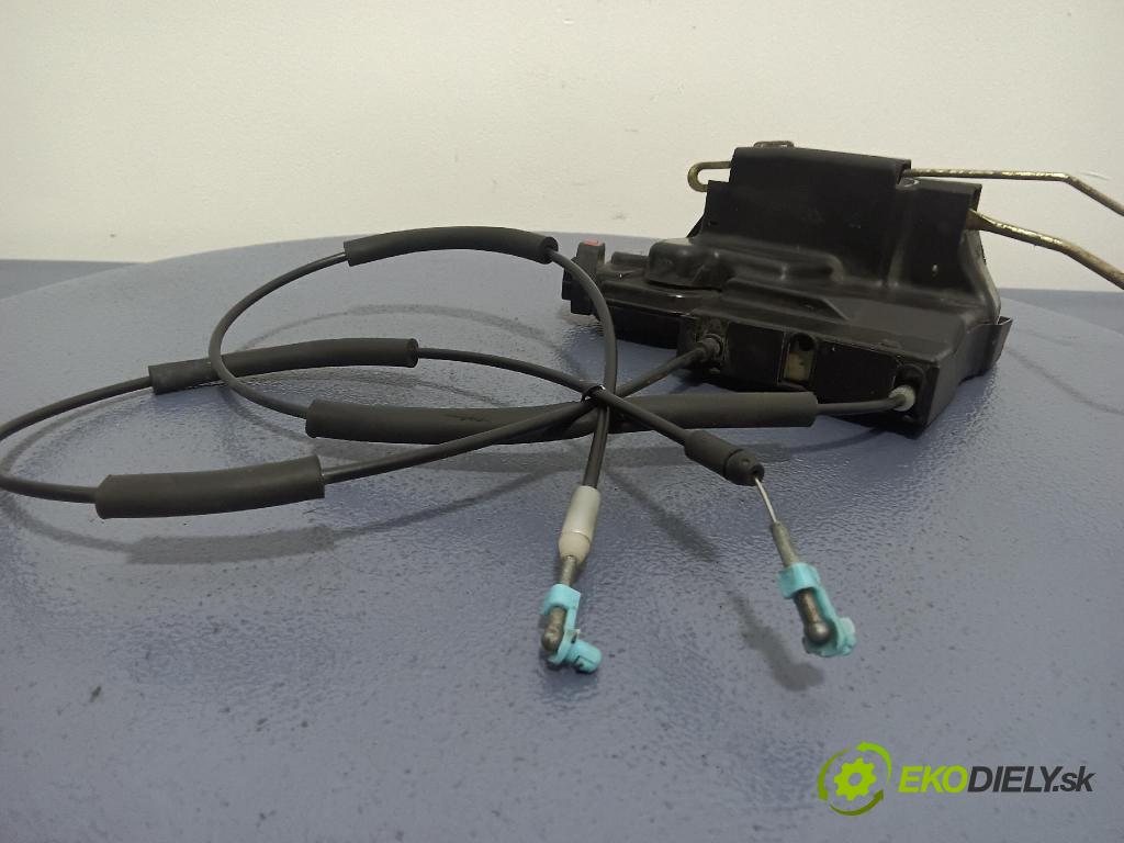 Hyundai Coupe 2003 zámok dvere Predné v pravo: 01