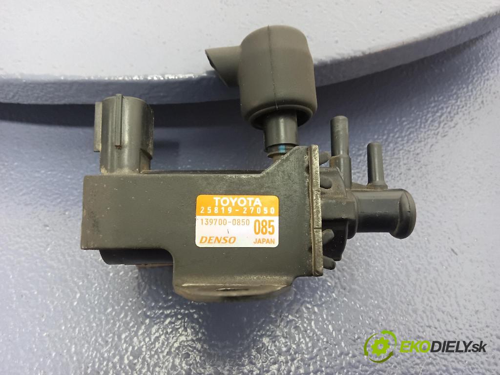 Toyota Corolla 2004 ventil Vákuum: 25819-27050