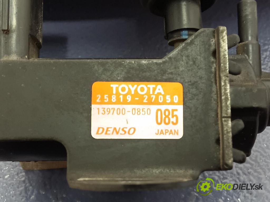 Toyota Corolla 2004 ventil Vákuum: 25819-27050