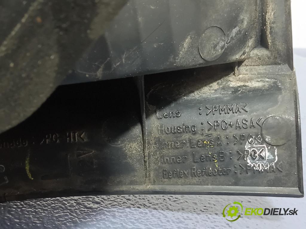 Toyota Corolla 2004 světlo Zad: levá Mimo: 81560-02300