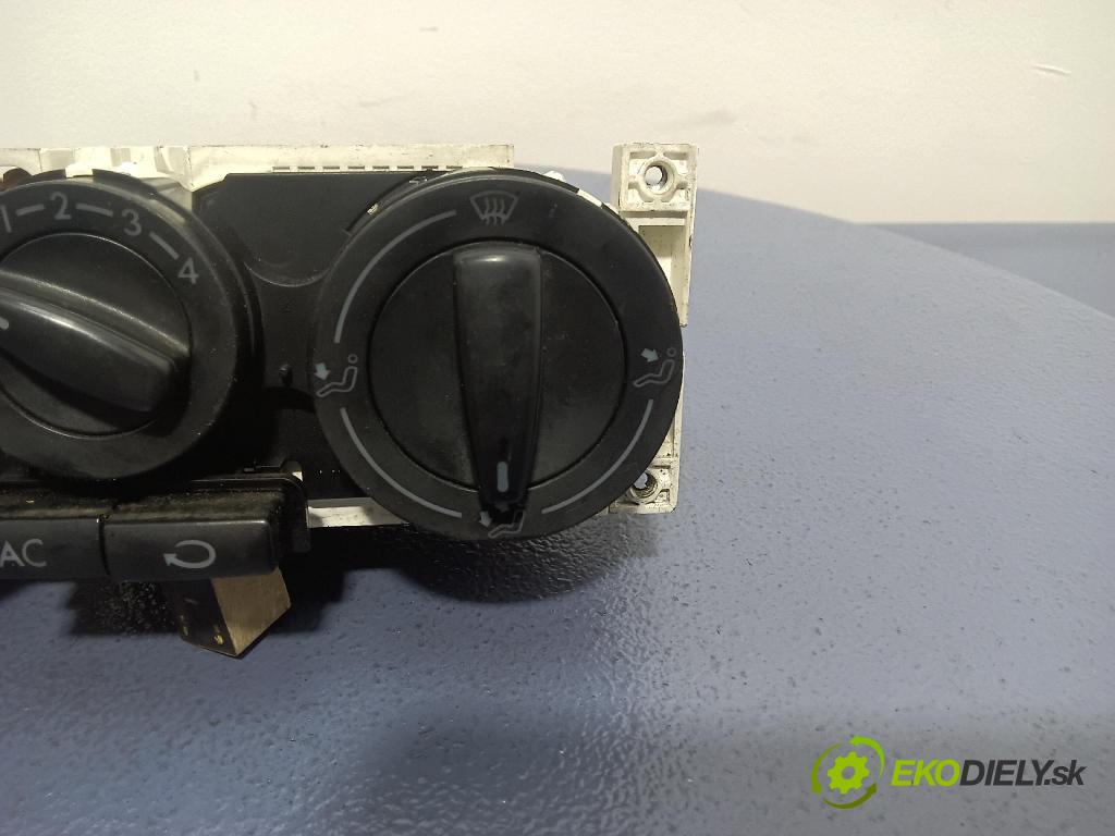 Volkswagen Golf 1999 Přepínač Klimatizace: Proud vzduchu 1J0820045F